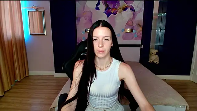NoirDiva online show from June 29, 5:47 am