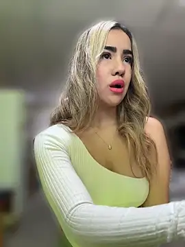 bellabarbiex online show from May 4, 2:43 pm