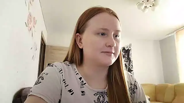 AnikaLipps online show from August 4, 12:00 pm