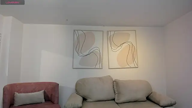 CarolineEvans x online show from May 5, 4:04 am