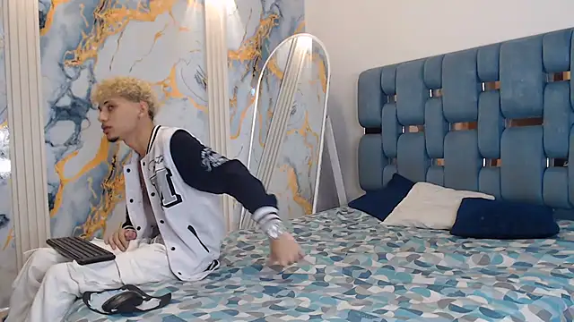 YOUNG BOYS HELL online show from June 14, 2:24 am