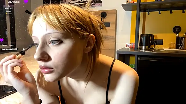 TriciaHartery online show from March 10, 10:25 pm