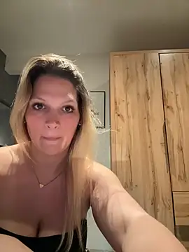 MiaSommer online show from May 6, 5:39 pm
