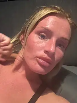 jadey19x online show from June 7, 11:00 pm