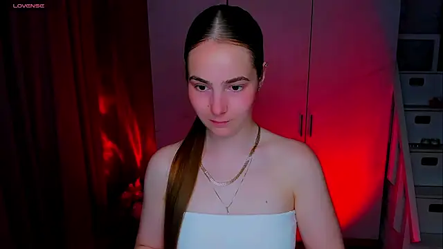 Maddy Wood  online show from June 8, 3:57 pm