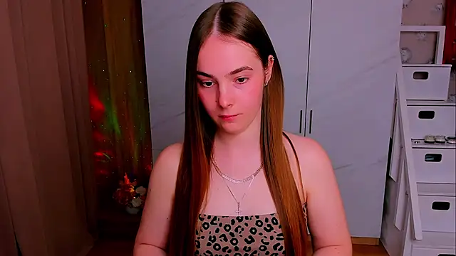 Maddy Wood  online show from April 28, 4:33 pm