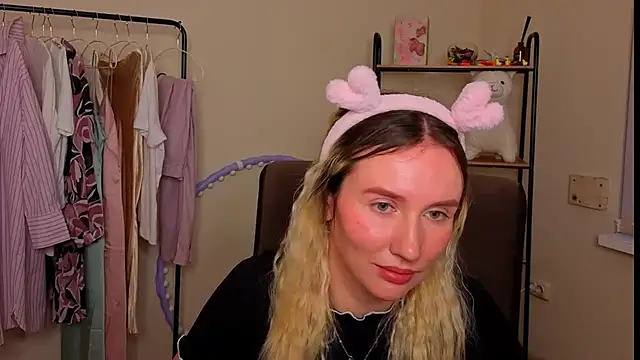 AshleyySchwartz online show from February 18, 2:27 pm