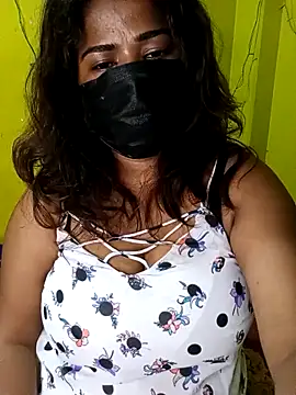 NISHHAA online show from May 5, 8:01 pm