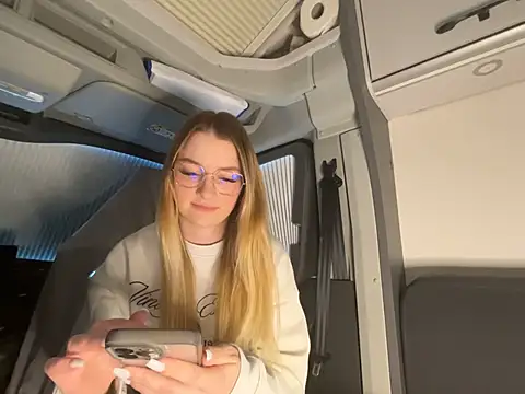 melanieTesss online show from February 21, 11:44 am