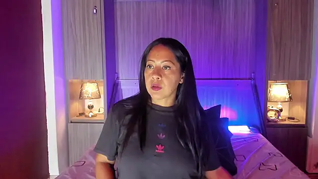 AllieBennet online show from March 11, 8:11 pm