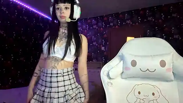 Luna Sohotti online show from February 17, 4:17 pm