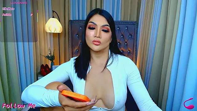 Laureen Hilton online show from March 13, 12:50 pm