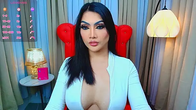 Laureen Hilton online show from June 8, 11:22 am