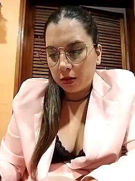 Lucia queen online show from May 23, 4:11 am