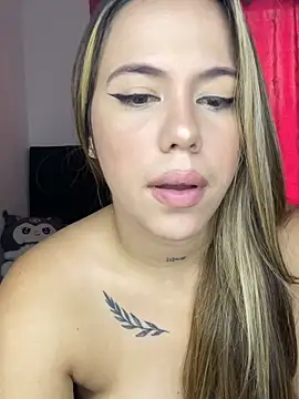 estefasinclair online show from April 18, 7:58 pm