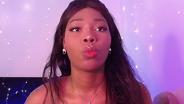 Lunaruiz online show from March 5, 8:37 pm