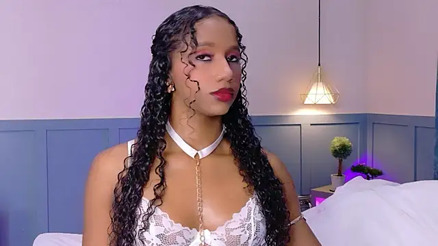 Chloe-Rose- online show from June 15, 10:15 am