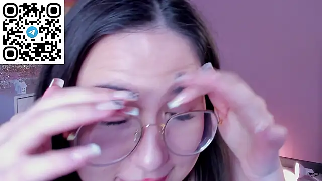 leylamirage online show from February 21, 2:18 pm