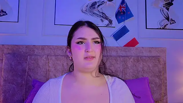 zoe moon   online show from July 4, 12:12 pm