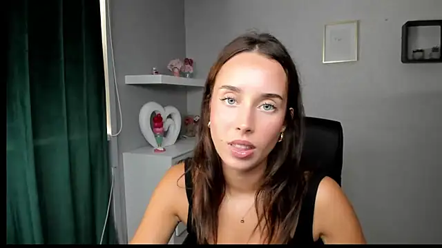 AdeleSolo online show from July 12, 1:23 pm