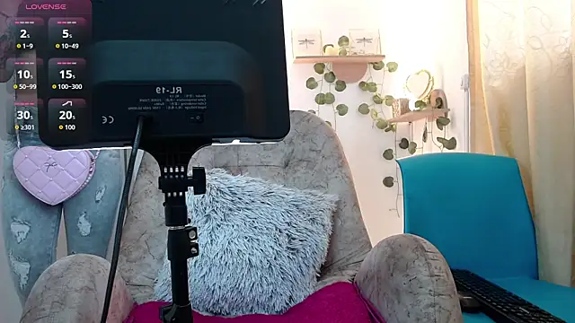 dark dreams  online show from June 18, 6:46 pm