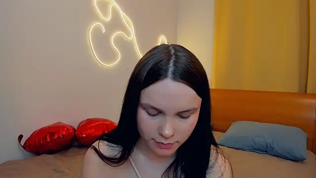 LeilaErcolani online show from March 10, 7:18 pm