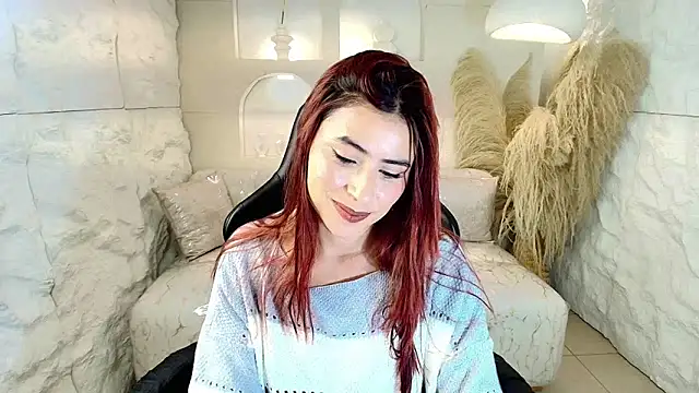 Elizabeth  r online show from March 15, 12:40 pm