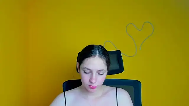 KissMeJulia online show from May 19, 11:06 am