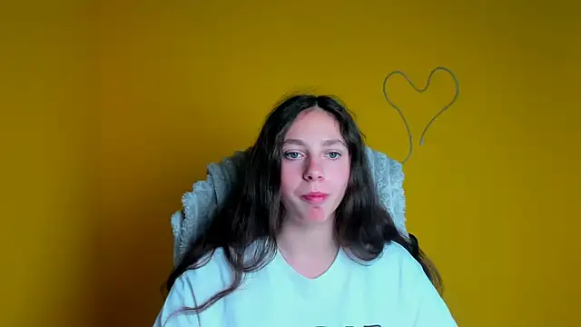 KissMeJulia online show from May 9, 11:23 am