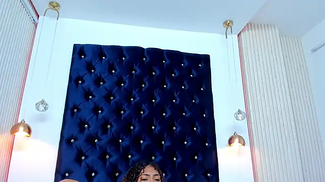 MaddyWright online show from March 10, 12:20 pm