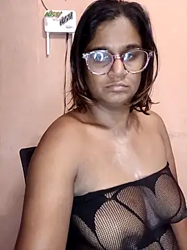 indianstrawberrylips4u online show from April 30, 5:12 am