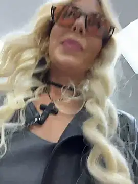 LisaMurr online show from June 13, 2:03 pm