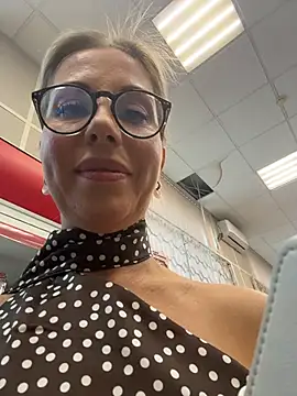 LisaMurr online show from July 29, 2:50 pm