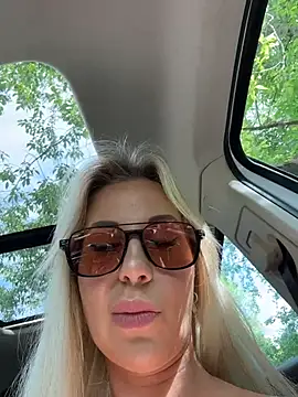 LisaMurr online show from June 26, 11:33 am
