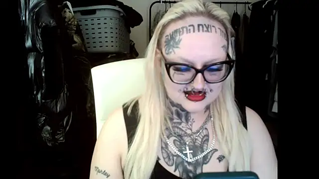 grindhouseho online show from April 26, 4:43 am