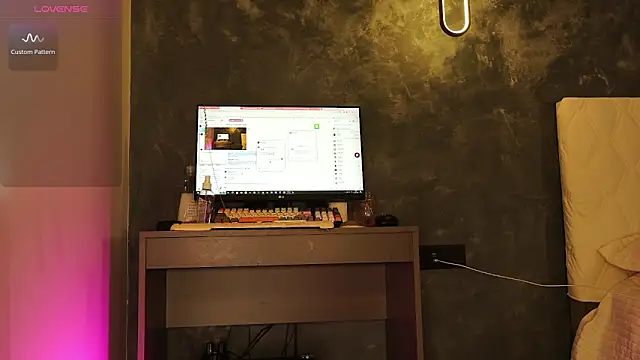 naomii1 online show from May 2, 1:36 pm