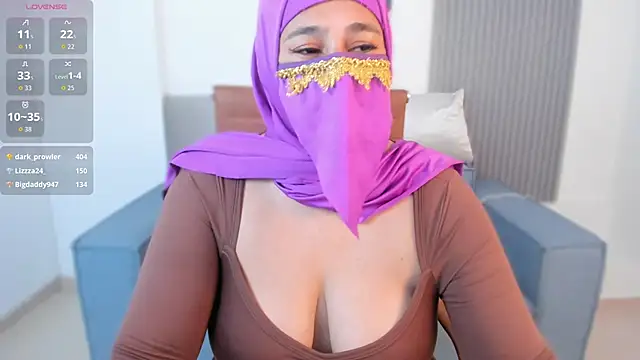 Nadia Privee online show from March 12, 6:32 pm