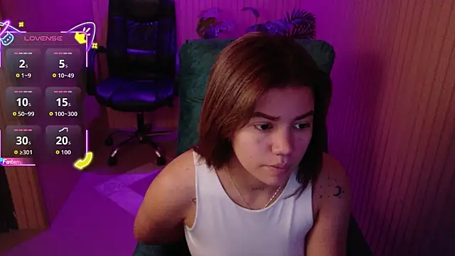Alessia Monroe  online show from June 12, 8:17 pm