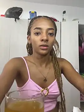 Rolyloren  online show from March 15, 9:39 pm