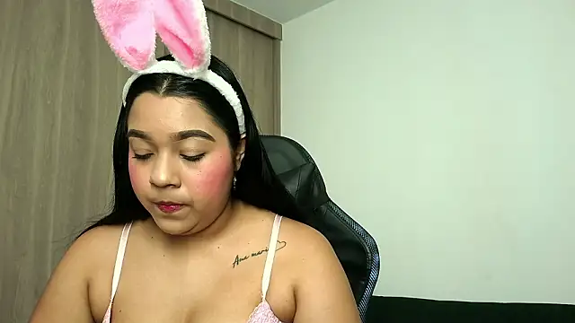 alahia  rivera2 online show from March 10, 5:00 am