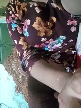 BreezySexyGirl69 online show from June 6, 1:39 pm