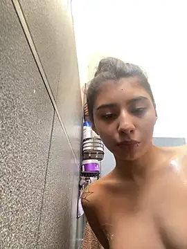 chloe bluee  online show from July 28, 5:13 pm
