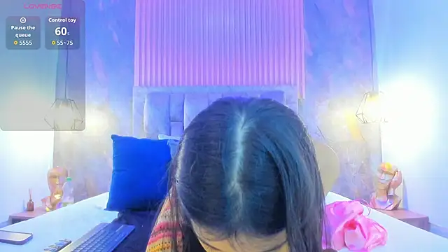 chloe bluee  online show from July 12, 9:04 pm
