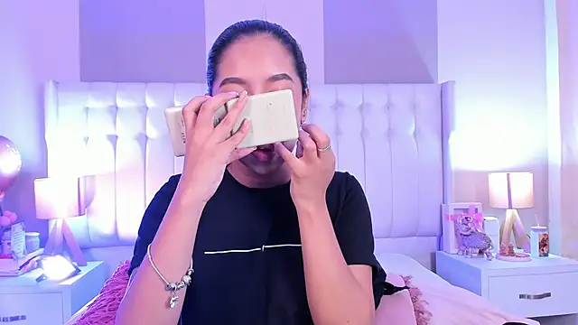 Reachel Smith online show from March 6, 11:38 am