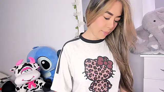 Ariana-Cobos online show from June 14, 9:04 pm
