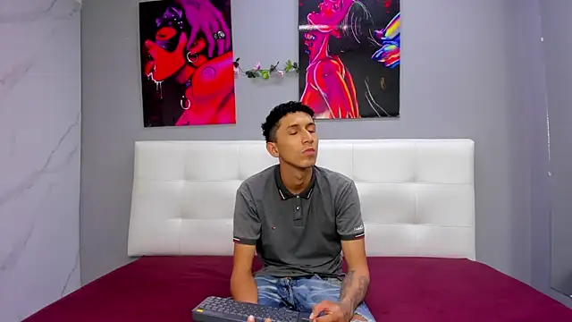 ahsly78Bryan online show from July 6, 8:33 pm