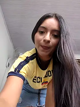 DulceCaroX online show from June 25, 2:07 pm