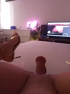LauraDelightX online show from June 24, 8:35 am