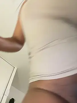  MillaCruz online show from March 5, 9:21 pm