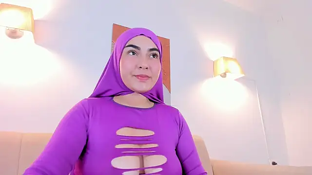 Malika Noor online show from April 30, 5:51 pm